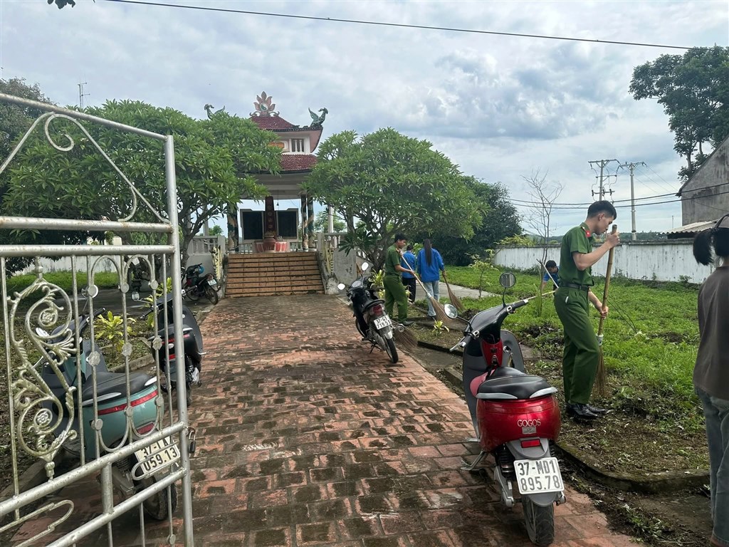 Anh-tin-bai